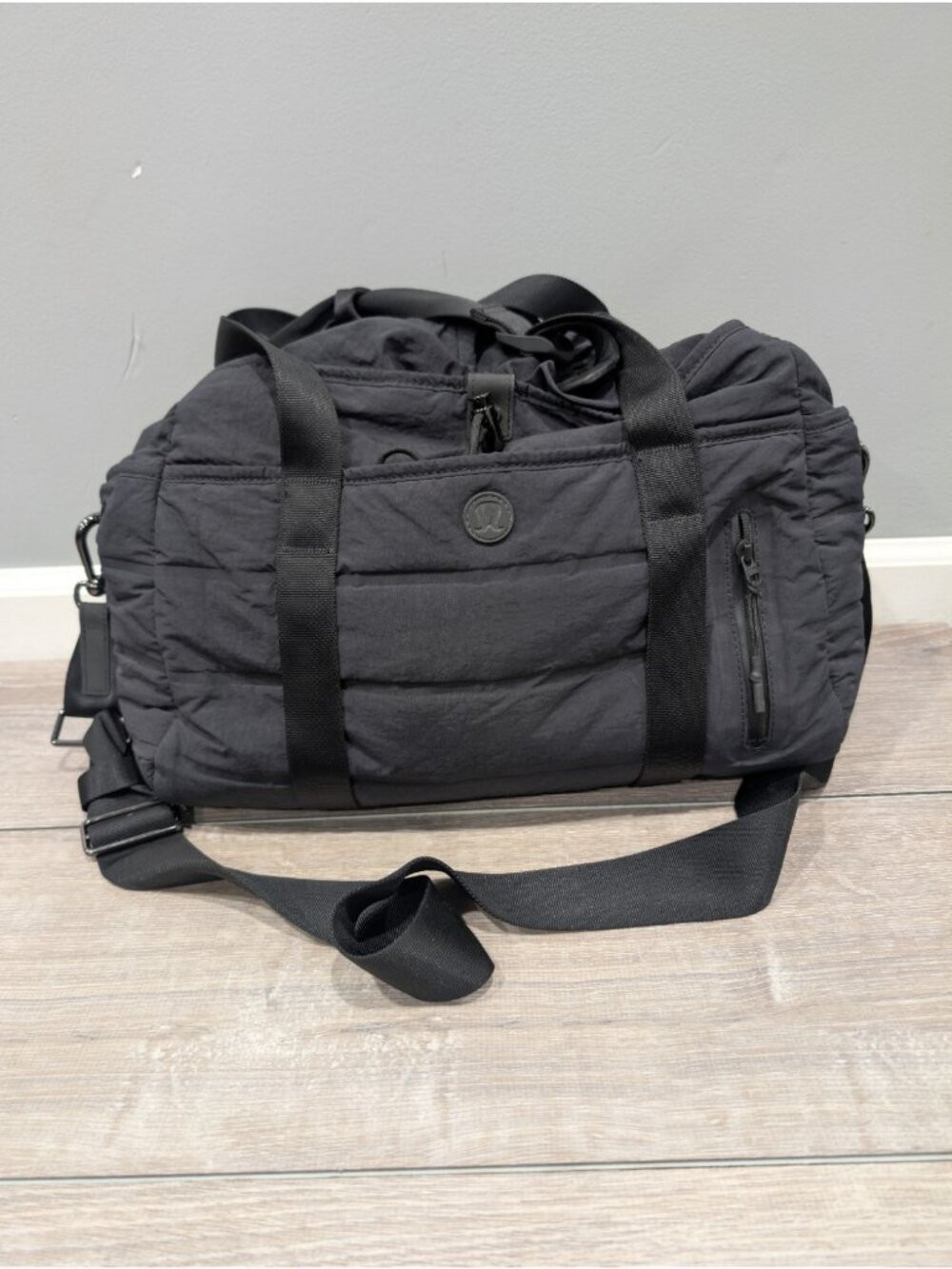 Lululemon Dash All Day Duffel Bag Black Crossbody Strap Yoga Gym Travel - Picture 1 of 16